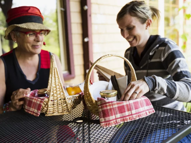 Tables et pique-niques champêtres
